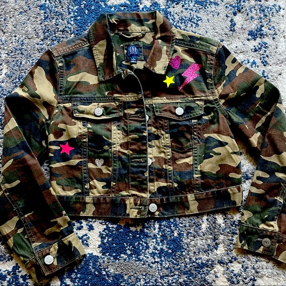 Gap Camo denim cropped jacket. Stamped with glittered girly icons. Girls Size M - Picture 1 of 5